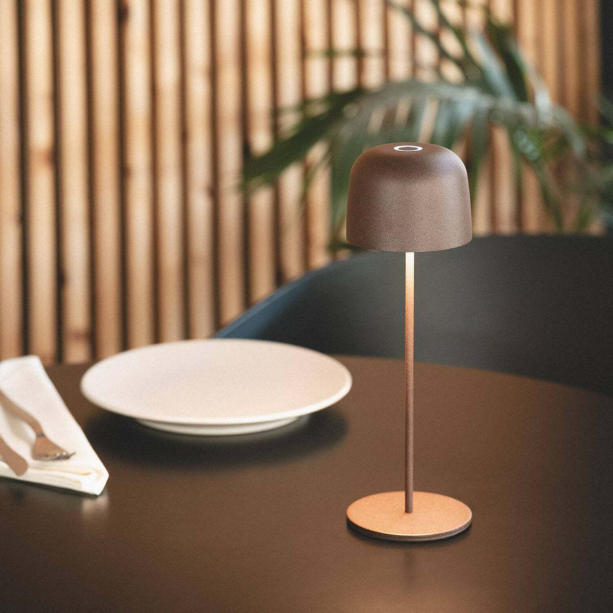 Lunaro oplaadbare tafellamp buiten