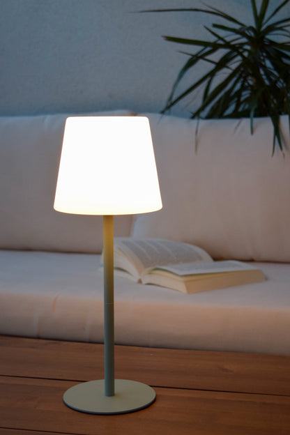 Tyonano oplaadbare tafellamp buiten