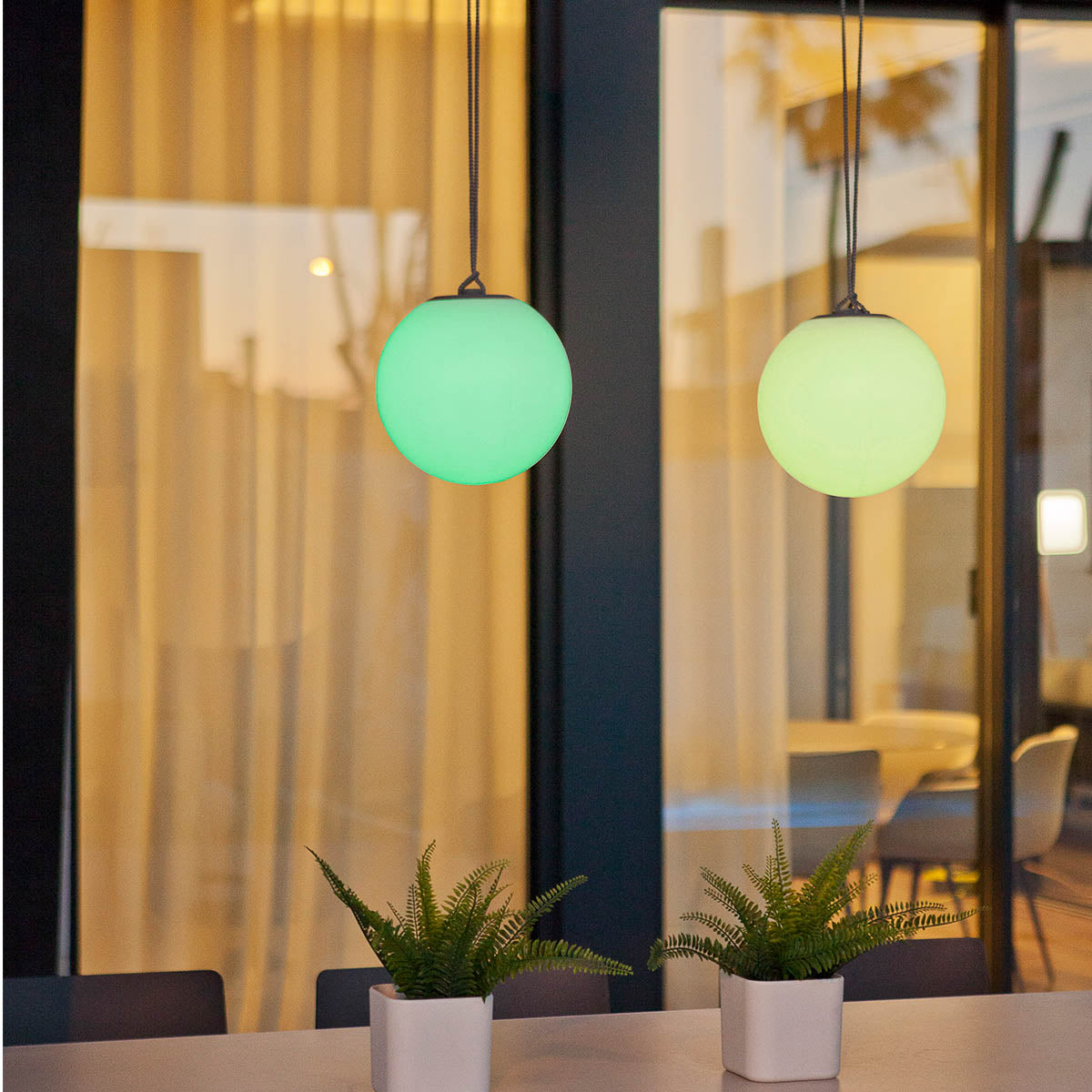 Uvadivo oplaadbare draagbare lamp