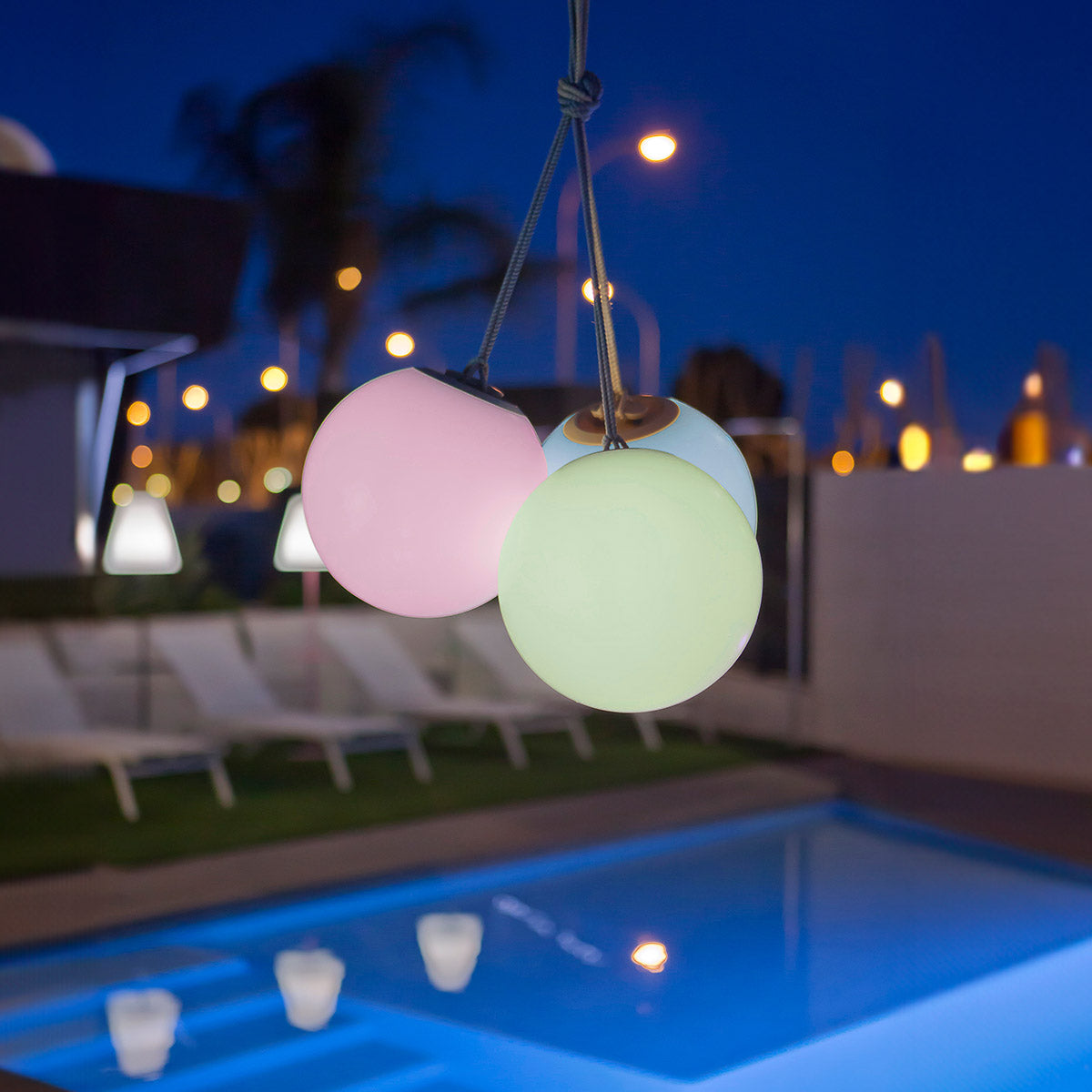 Uvadivo oplaadbare draagbare lamp