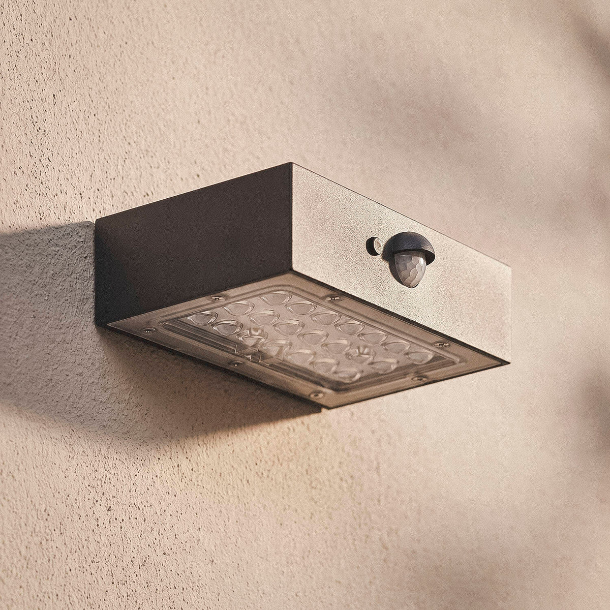 Karlavo solar buitenwandlamp met bewegingssensor