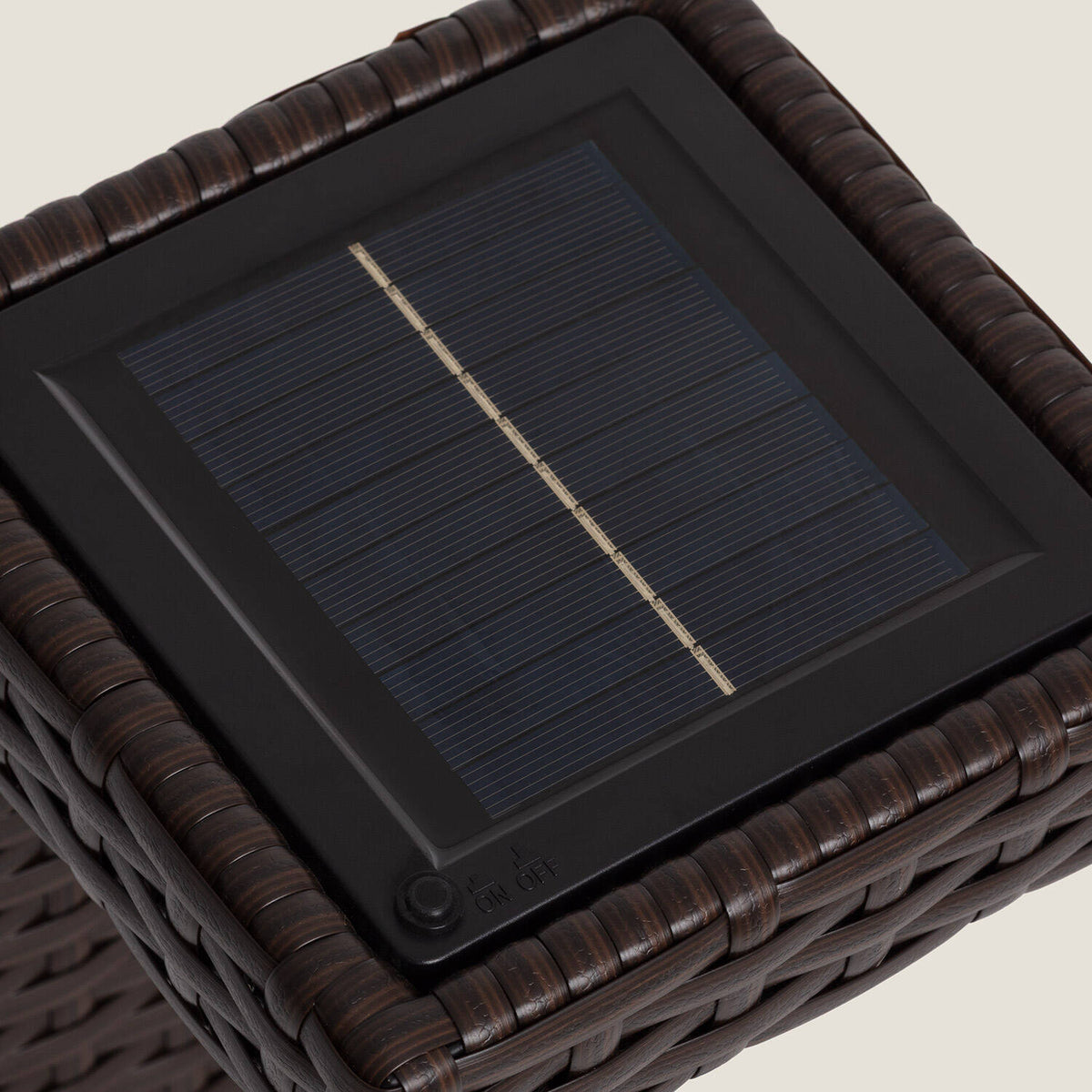 Agrano solar tafellamp buiten