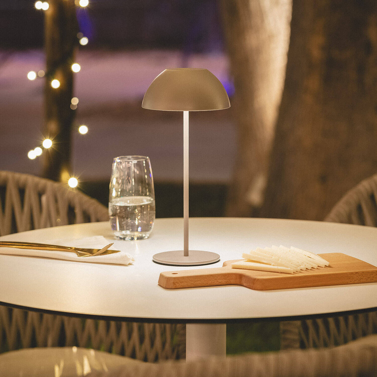 Muglano oplaadbare tafellamp buiten