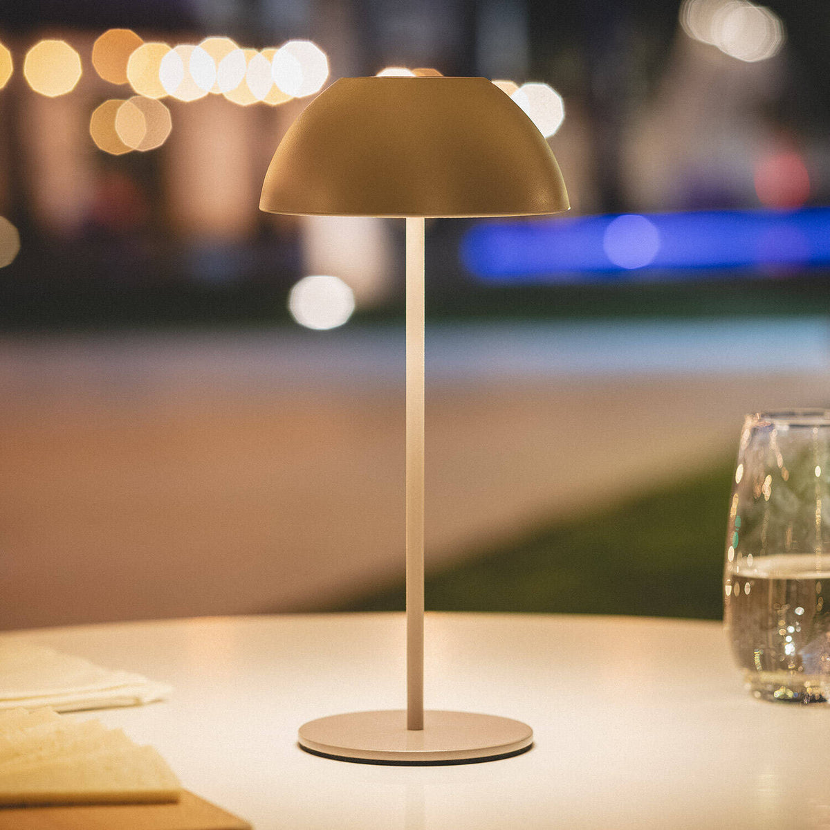 Muglano oplaadbare tafellamp buiten