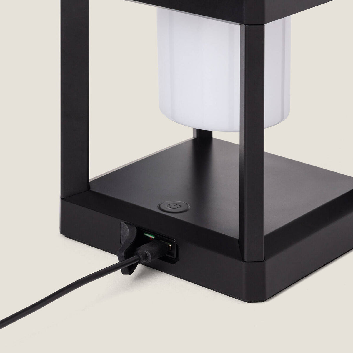 Peraro solar tafellamp buiten