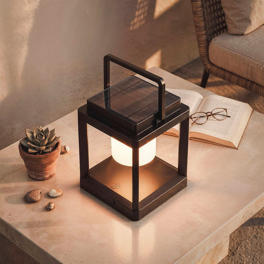 Peraro solar tafellamp buiten